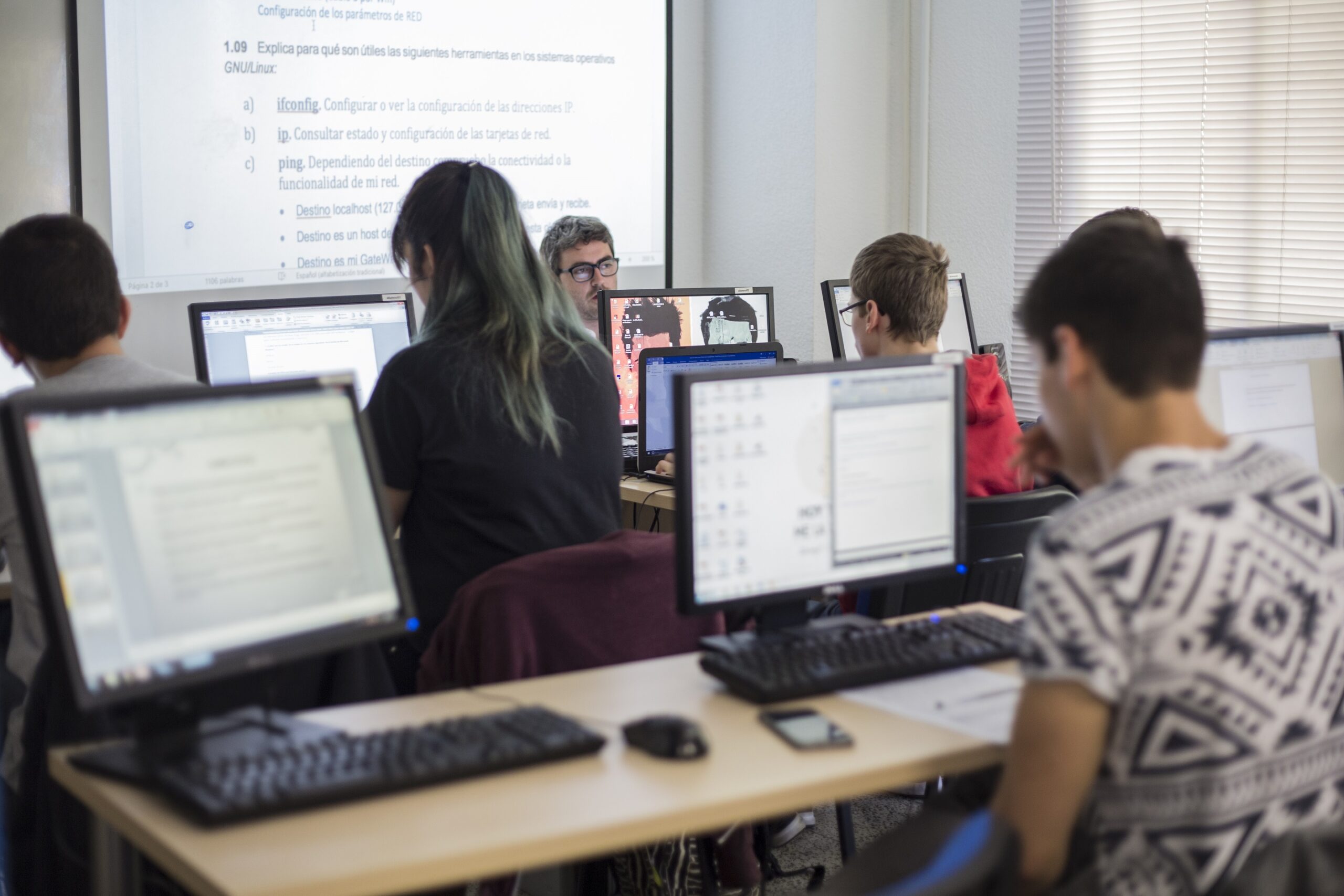 W99B2545_red-scaled-1