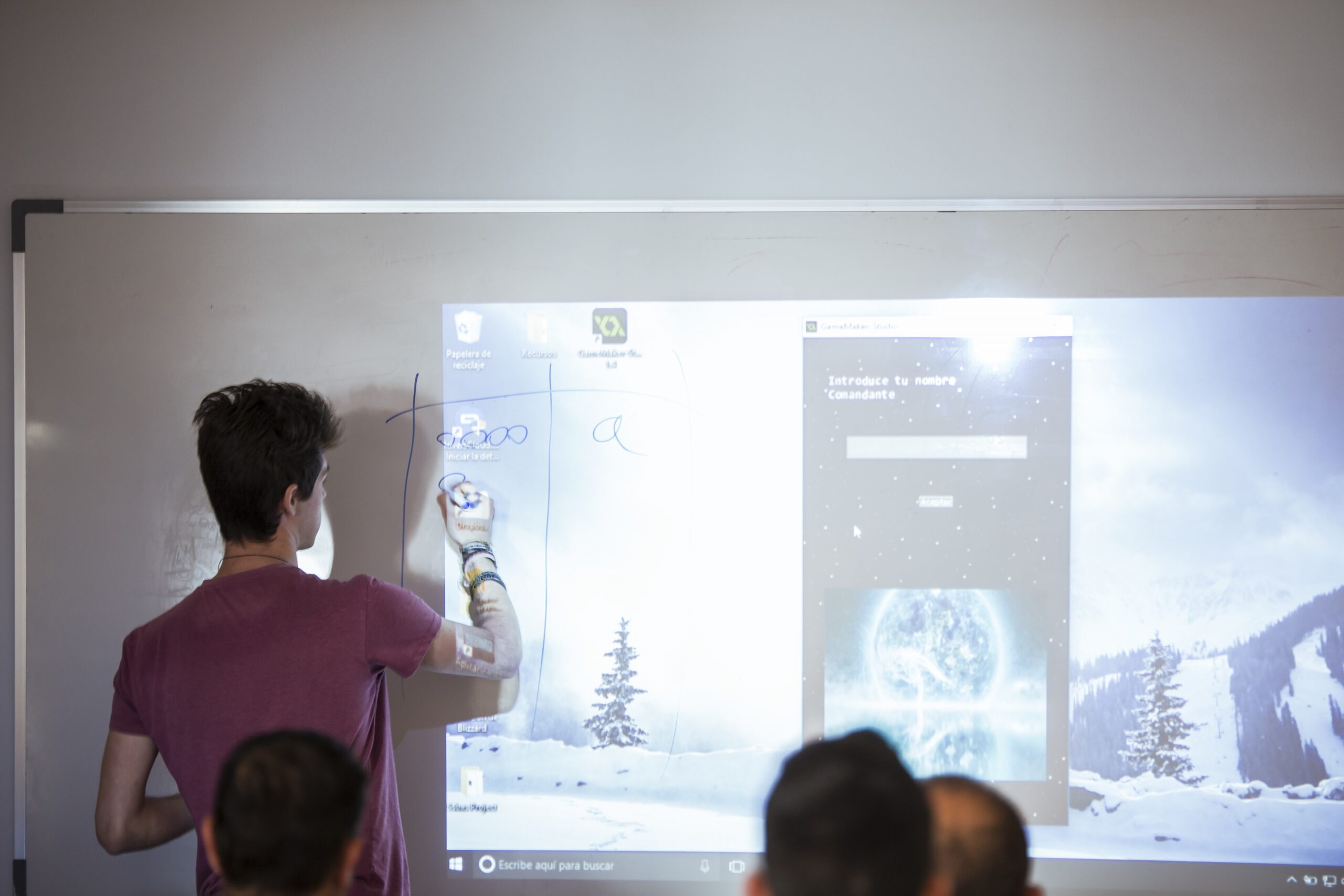 W99B2792_red-scaled-1